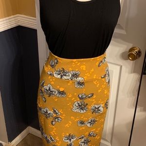 LuLaRoe Tank (2x) and Cassie (3x) Outfit